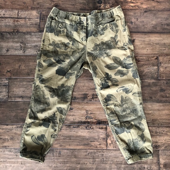 J. Crew Pants - Jcrew floral camo hunter green military pants